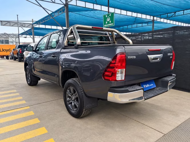 Toyota Hilux 2.4 SR DIESEL 4X2 DOB. CAB. MT 4P 2024 - Imagen 7