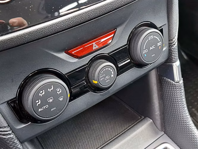 SUBARU FORESTER 2025