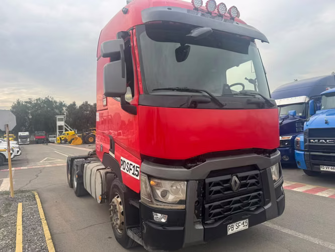 Tracto camion Renault Modelo C520 6x4