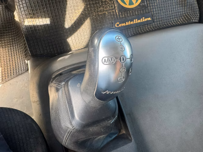 Volkswagen Constellation 