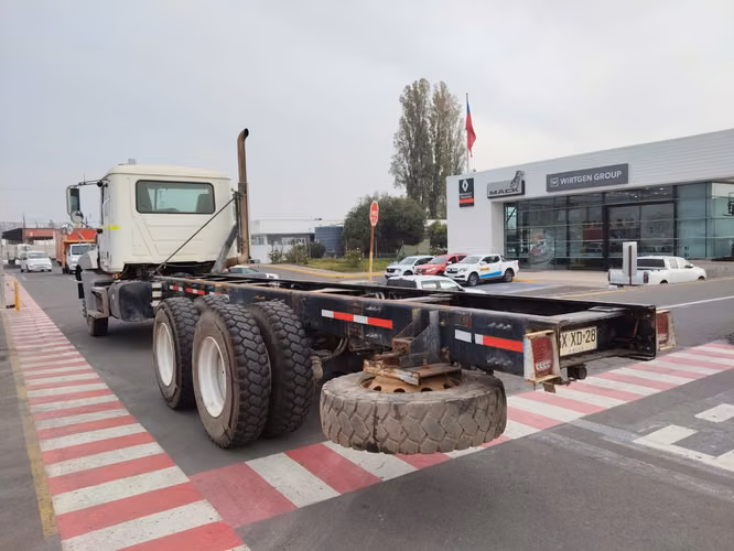 CAMION GU813E Granite   6X4