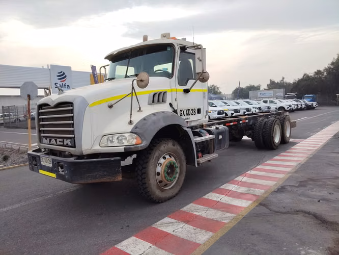 CAMION GU813E Granite   6X4