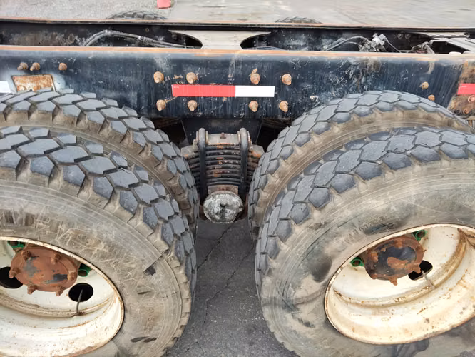 CAMION GU813E Granite   6X4