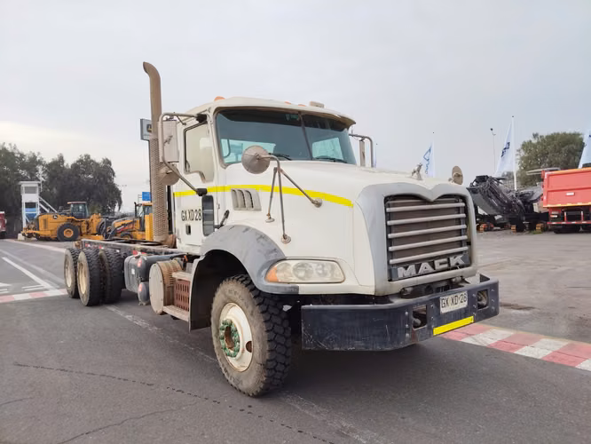 CAMION GU813E Granite   6X4