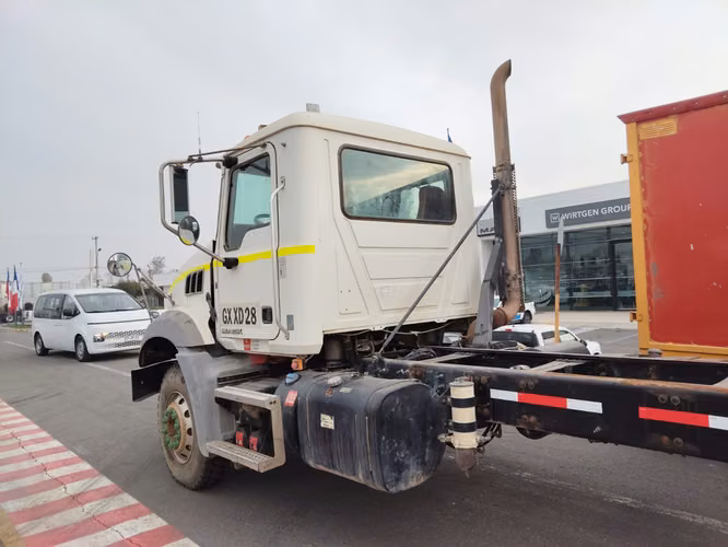 CAMION GU813E Granite   6X4