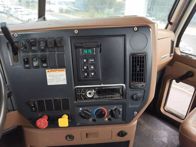 CAMION GU813E Granite   6X4