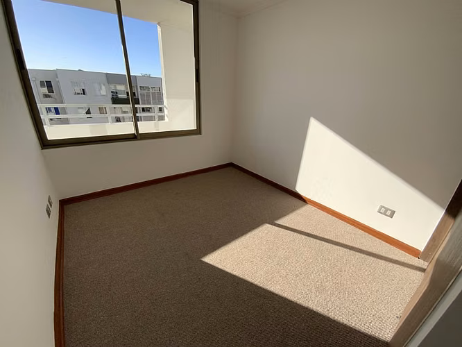 AMPLIO Y ELEGANTE DPTO, SECTOR RESIDENCIAL