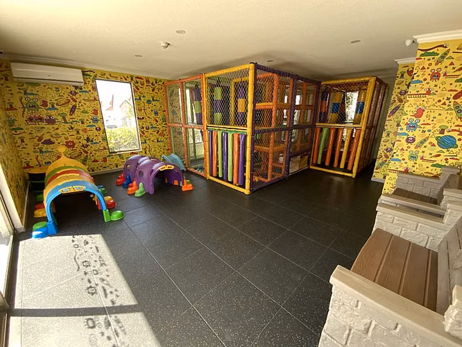 AMPLIO Y ELEGANTE DPTO, SECTOR RESIDENCIAL