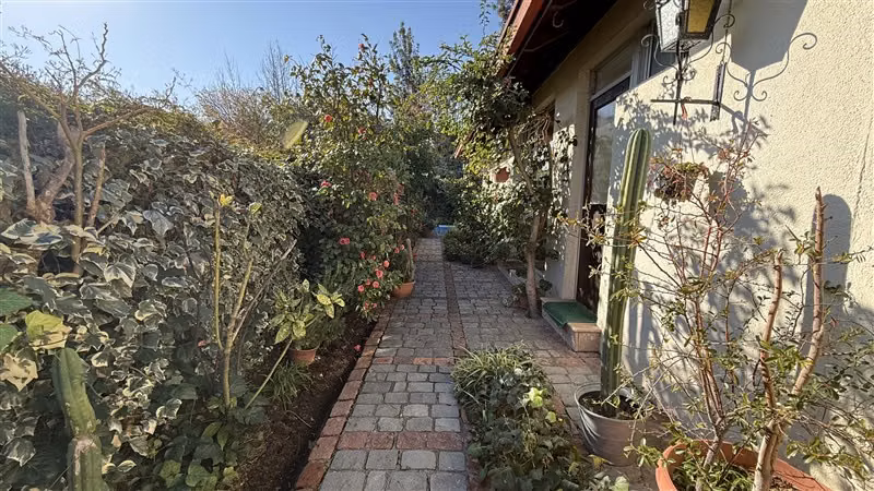 Casa en venta de 3 dorm. en La Reina