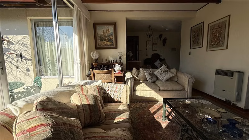 Casa en venta de 3 dorm. en La Reina