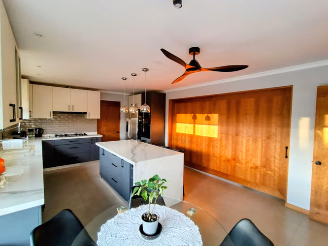 Vendo casa seminueva 293m2 en parcela 5000m2 en Condominio