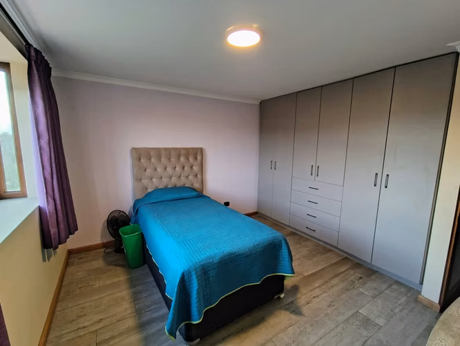 Vendo casa seminueva 293m2 en parcela 5000m2 en Condominio