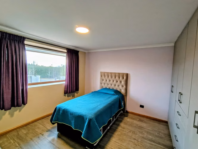 Vendo casa seminueva 293m2 en parcela 5000m2 en Condominio