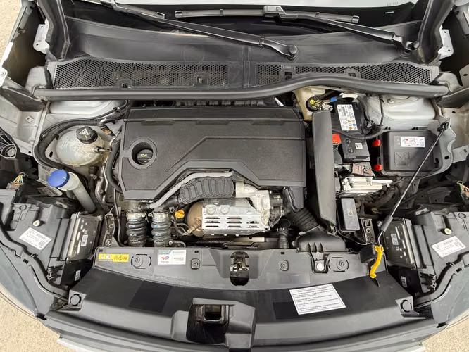 PEUGEOT 2008  2025