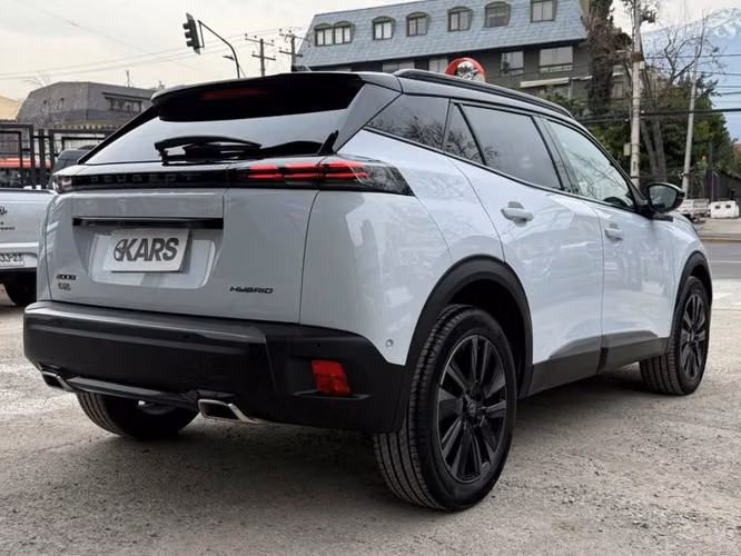 PEUGEOT 2008  2025