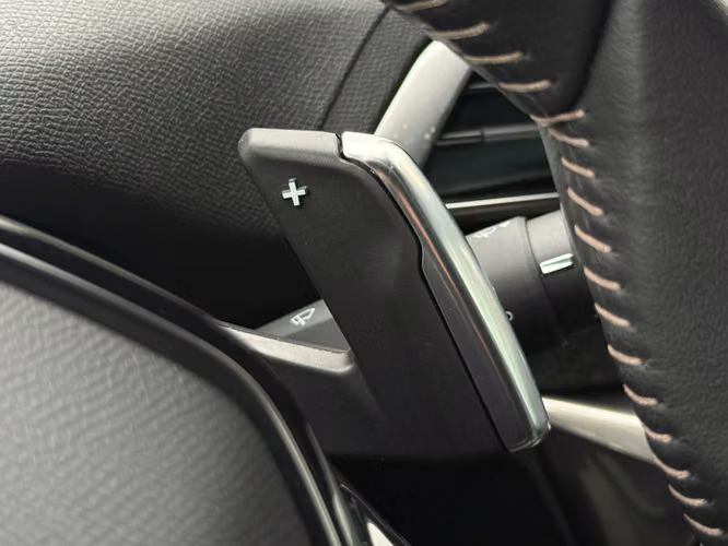 PEUGEOT 3008  2024