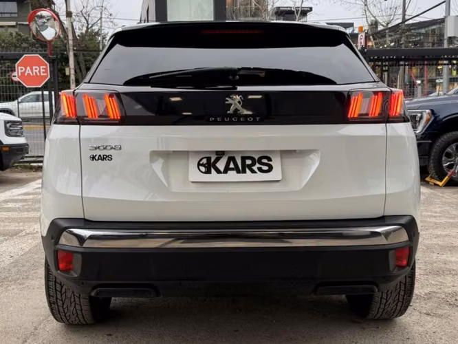 PEUGEOT 3008  2024