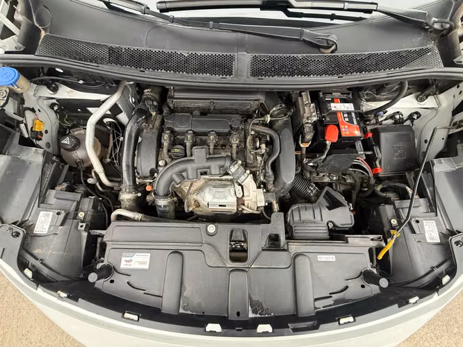 PEUGEOT 3008  2024