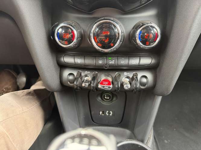 MINI COOPER F55 COOPER 1.5 6MT  2015