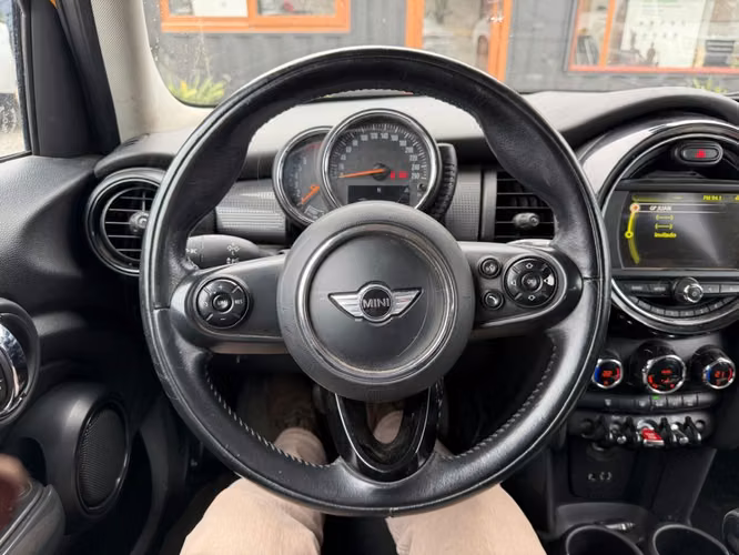 MINI COOPER F55 COOPER 1.5 6MT  2015