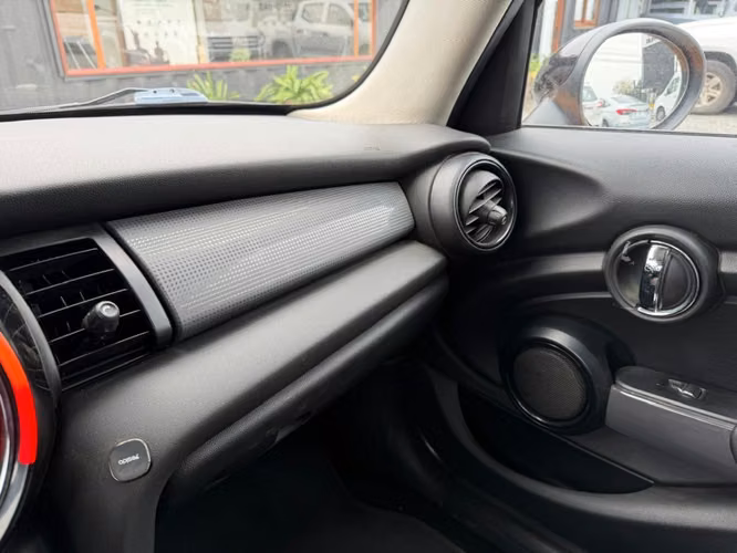 MINI COOPER F55 COOPER 1.5 6MT  2015