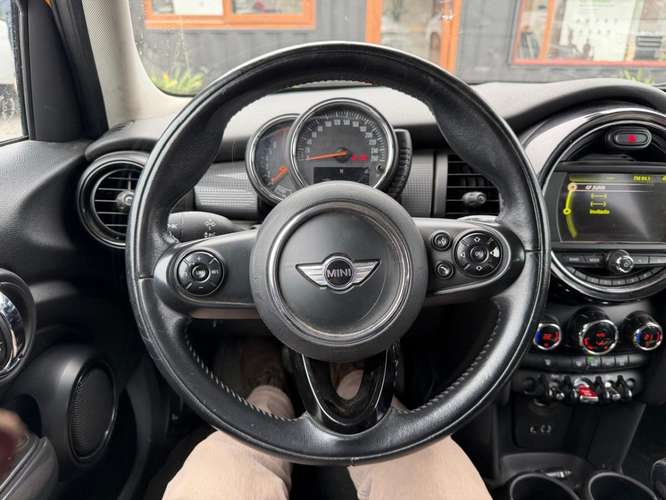 MINI COOPER F55 COOPER 1.5 6MT  2015