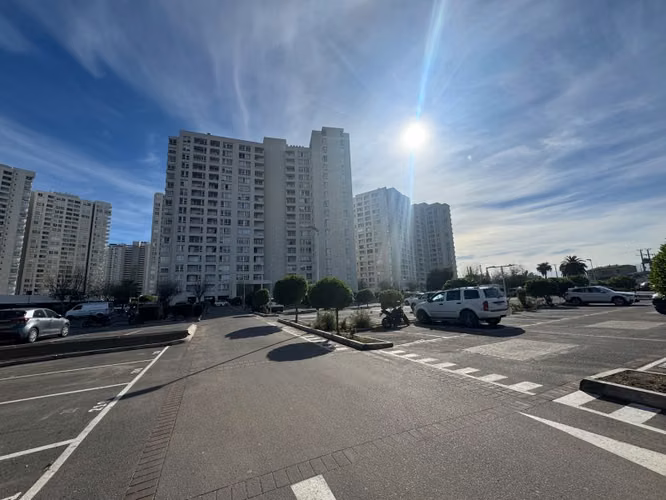 ARRIENDO AÑO CORRIDO –  AMOBLADO EN MARINA HORIZONTE