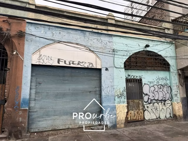 BODEGA Oportunidad inversionistas: Propiedad industrial con uso mixto (Comercial/Bodegaje). Santiago/Arturo Pratt. Metro Matta (Linea 3)
