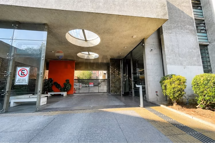 Arriendo 2d2b1e + bod. metro cerro blanco