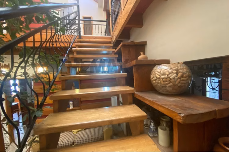 Espectacular casa comercial de 3 pisos!