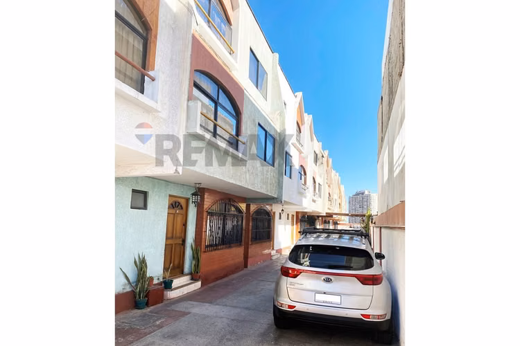 En condominio calle uribe casa en arriendo