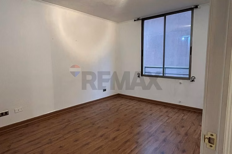 Depto en venta santiago 2d/1b, metro santa isabel