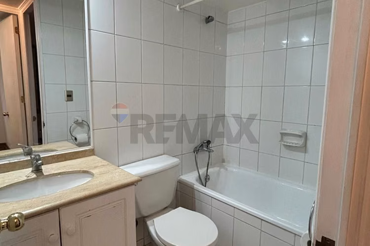 Depto en venta santiago 2d/1b, metro santa isabel