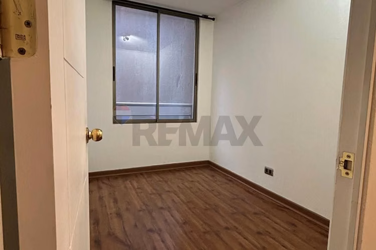 Depto en venta santiago 2d/1b, metro santa isabel
