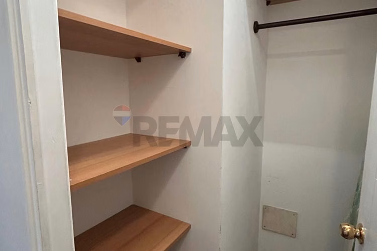 Depto en venta santiago 2d/1b, metro santa isabel
