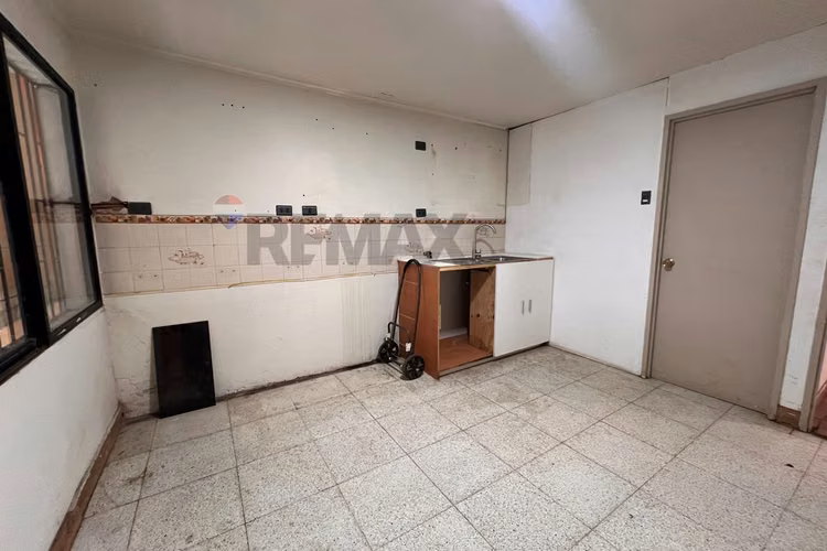 Venta gran casa de 3d+2b en los tilos, quilicura