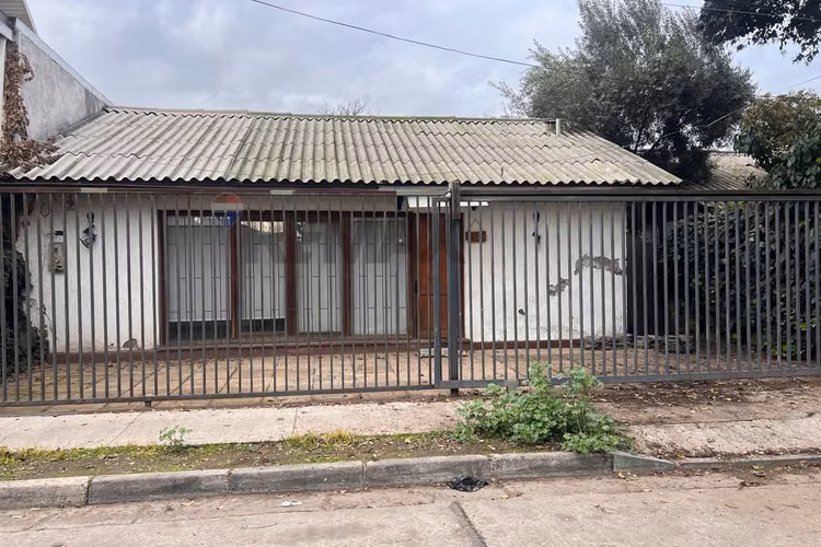 Venta gran casa de 3d+2b en los tilos, quilicura