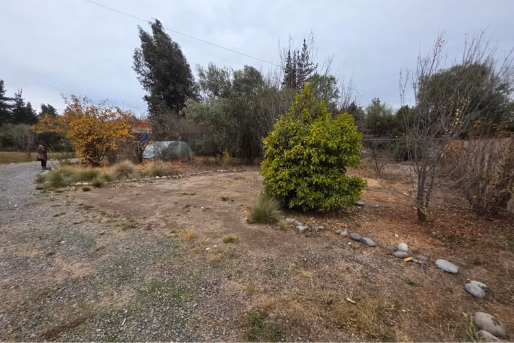 Parcela en pirque con bajada al río y 3 casas