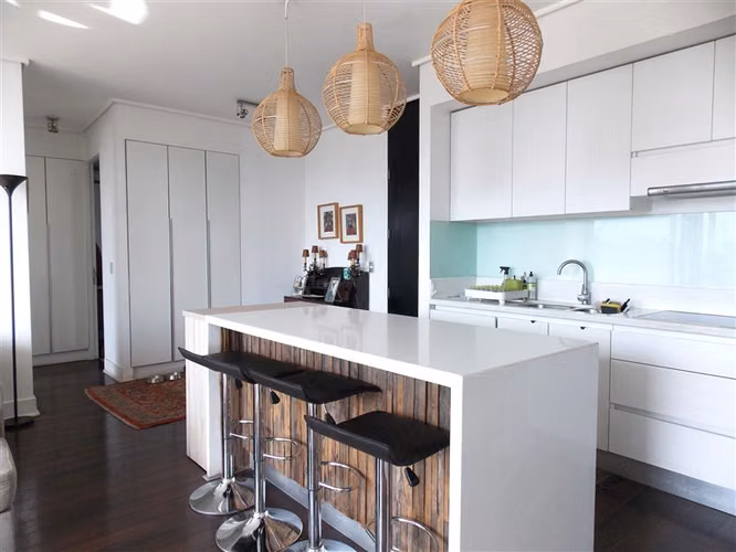 DEPARTAMENTO Av. Vitacura, Espoz