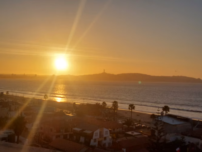 MARAVILLOSA VISTA AL MAR! EN PEÑUELAS ,  ARRIENDO AÑO CORRI