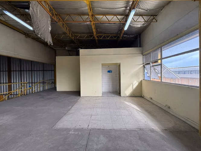 BODEGA CON ANDENES EN QUILICURA, ACCESO PANAMERICANA NORTE