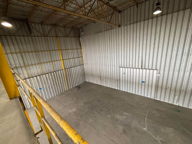BODEGA CON ANDENES EN QUILICURA, ACCESO PANAMERICANA NORTE