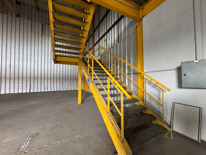 BODEGA CON ANDENES EN QUILICURA, ACCESO PANAMERICANA NORTE