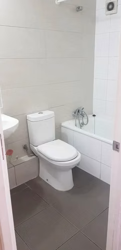 TRANQUILO DEPARTAMENTO EN VENTA FRENTE AL METRO 2D 2B 1E 1BO
