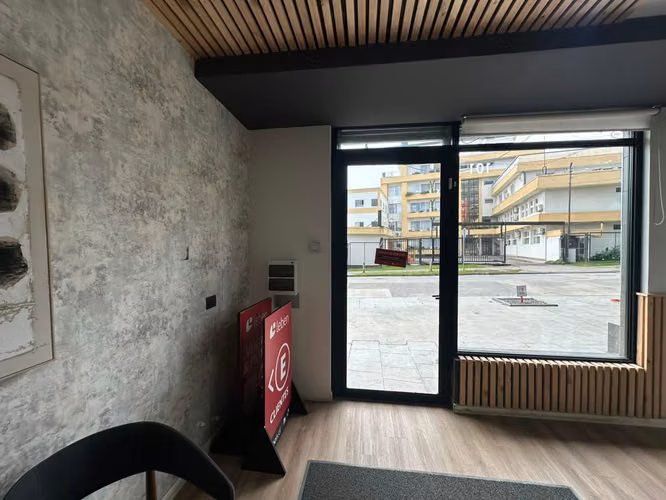 OFICINA CENTRO VALDIVIA CON ESTACIONAMIENTO