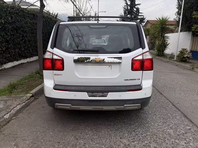 Vendo mi Chevrolet Orlando automática familiar.