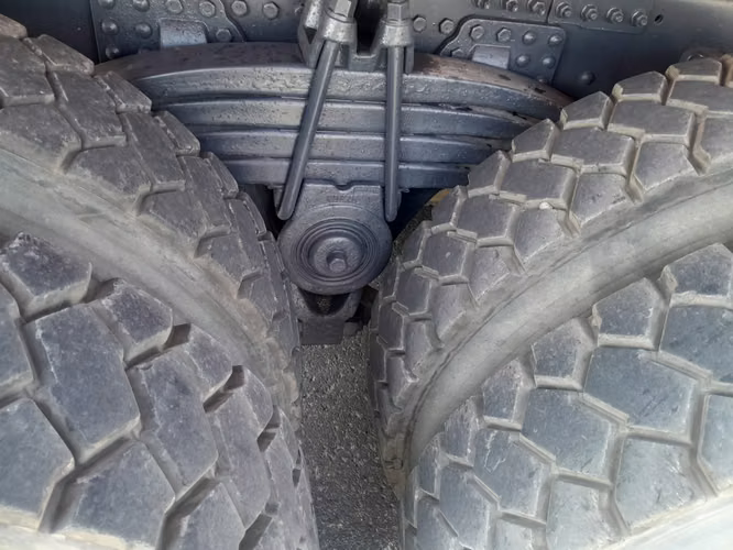 Tolva Renault modelo K480 8X4