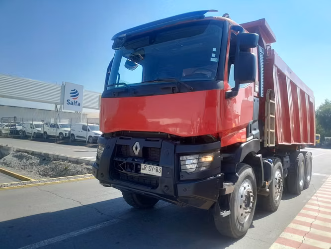 Tolva Renault modelo K480 8X4