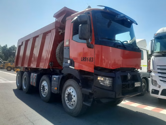 Tolva Renault modelo K480 8X4
