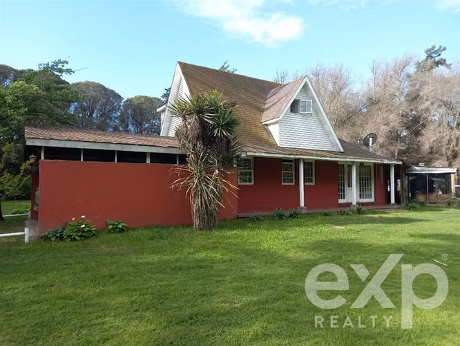 Parcela en venta 4 dorm y 5 baños en Talagante